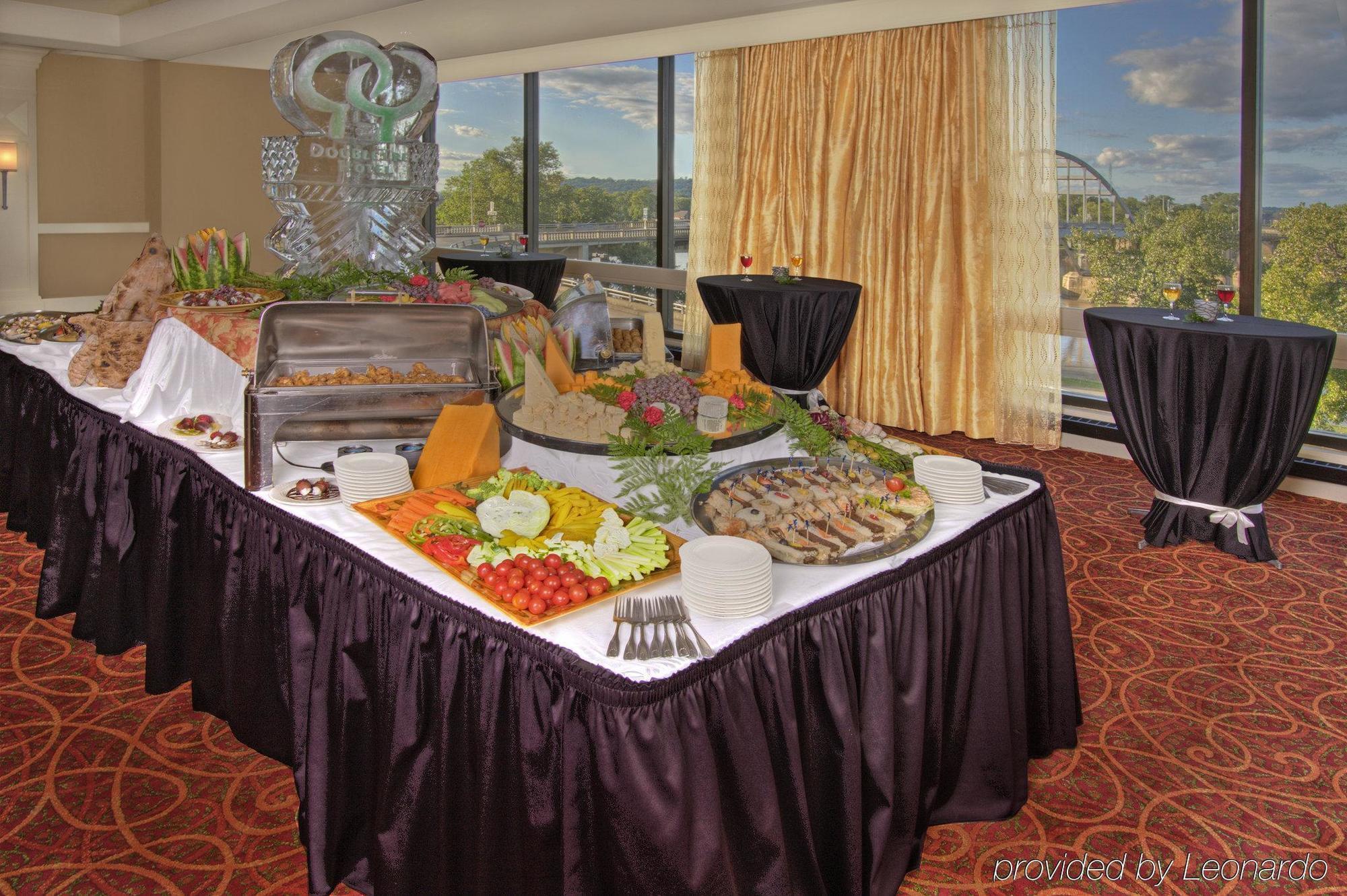 Готель Doubletree By Hilton Літл-Рок Ресторан фото